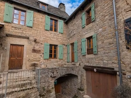 maison village meublée 115 m2 3 chambre s 2 sdb + jardin clos + petit garage