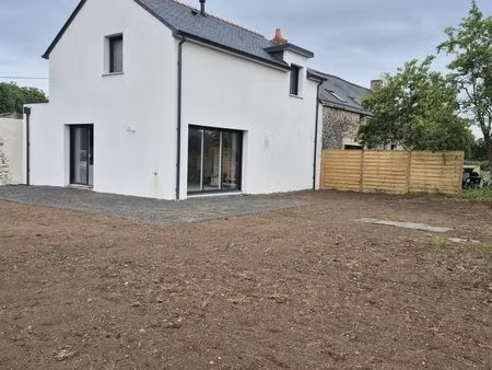 maison neuve située entre couëron et saint etienne de montluc  au calme  en campagne  clas