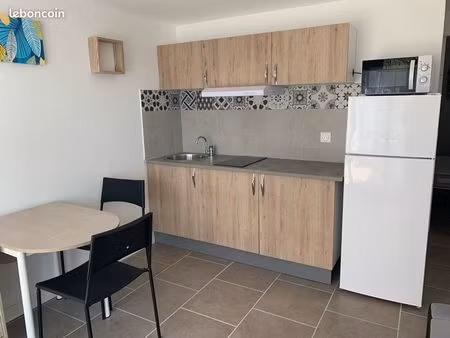 loue t2 avec terrasse parking
