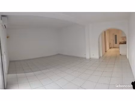 appartement de 70m2 à louer avec cour de 50m2