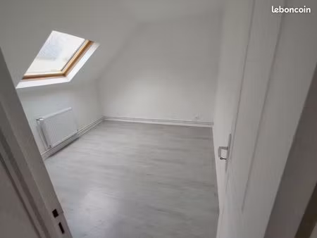 sedan – appartement t2 lumineux  rénové  proche centre