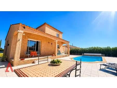 villa moderne en excellent état avec jardin