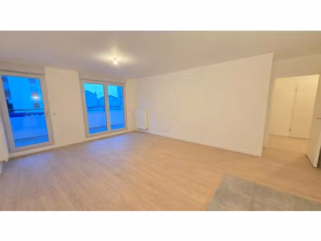 location appartement 4 pièces 92 m² à bezons (95870)  1 724 €