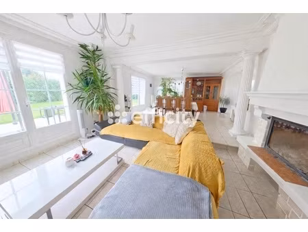 maison 9 pièces - 230 m²