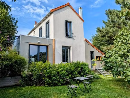 maison familiale+ maison d'hôte et dépendance- terrain 1250m2
