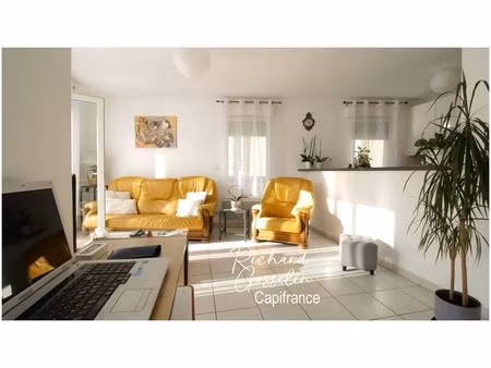 appartement t3  lumineux  climatisé avec garage et terrasse