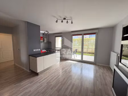 t2 en rez-de-jardin avec jardin privatif à guyancourt - idéal premier achat
