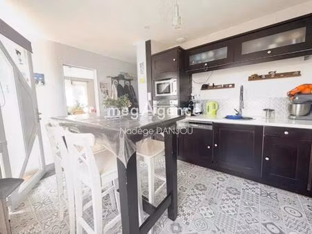 pavillon sur sous sol 139 m2 habitables st denis de mere