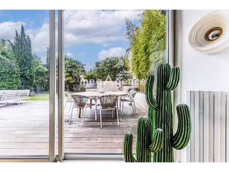 très belle propriété familiale 250m² à 20 minutes de paris / 11 pièces / avec piscine