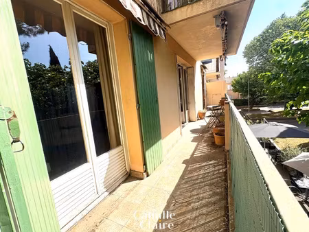 appartement t3/4 surface : 83 m2 avec terrasse et place priv
