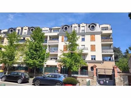 appartement f3 69 m² avec balcon et parking