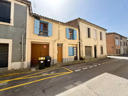carcassonne quartier des capucins immeuble de rapport avec trois lots d'habitation caves c