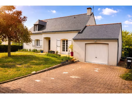 maison située à 5 minutes du centre de restigné