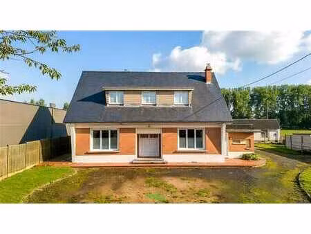 maison 4 façades – 3 chambres – 200 m² – grand terrain !!