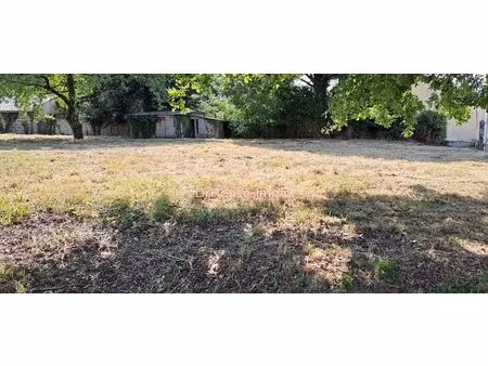 terrain viabilisé de 499m²