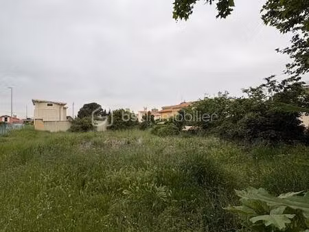 terrain de 569 m² à millas