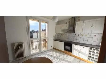 montbrison - appartement f4 avec balcon