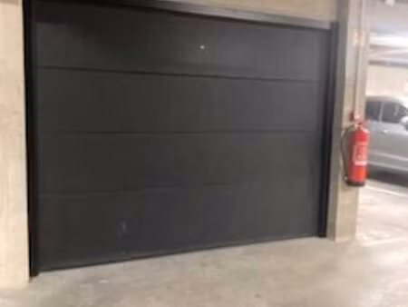 place de stationnement dans un parking privé souterrain
