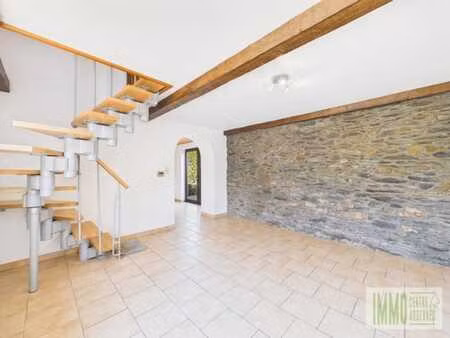 maison 3 façades à louer à tenneville !