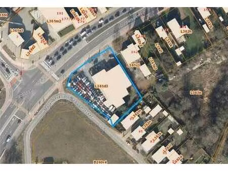 terrain constructible unique en angle sur env. 2820m²