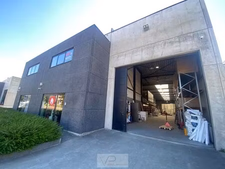 entrepôt avec bureaux à louer à malines