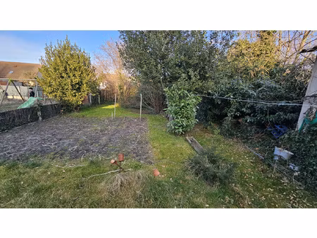 ensemble immobilier avec maison et tab en zone mixte.