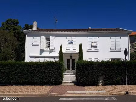 grande maison bourgeoise 300m2 32150 cazaubon