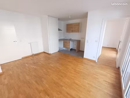 charmant 2 pièces avec balcon + box + cave