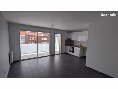 appartement t3 de 61 2 m2 - terrasse de 14 m2