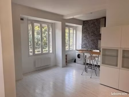 appartement t2 de 43 m² – oullins centre