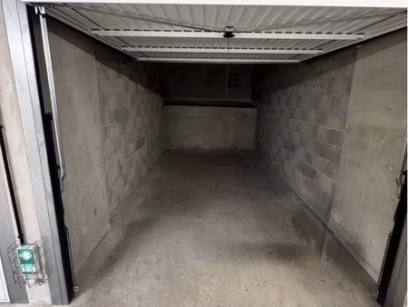 garage à louer