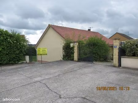a louer à londinieres maison de plain-pied 4 pieces de 96.43 m² avec cellier  jardin et pe
