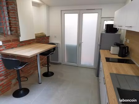 t2 de 35 m2 meublé  centre-ville historique d’auterive