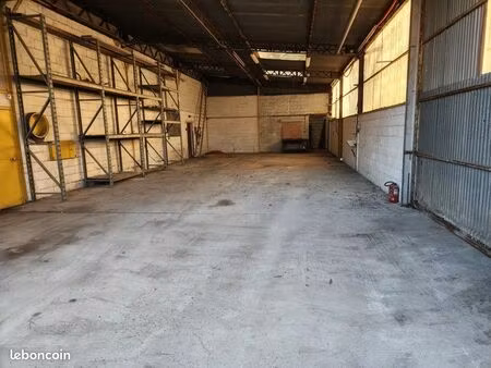 hangar stockage eau et elec