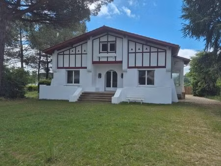 maison rénovée 120 m² avec jardin et parking