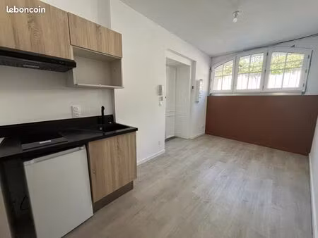 studio 1 pièce 14 m²