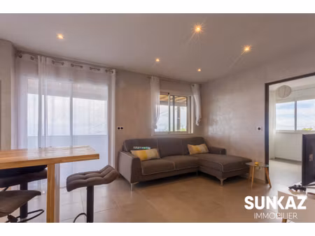 a louer à petite ile - maison f4 meublée de 65 m² - loyer 1 030 40 € cc - disponible le 10