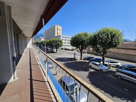 vente locaux professionnels 6 pièces 117 m² à voiron (38500)  200 000 €