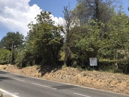 terrain 700 m² grasse