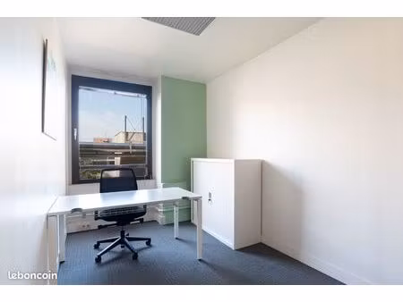 bureau privé entièrement équipé pour 2 personnes à paris  spaces les halles paris