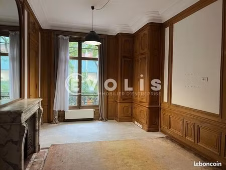 bureaux 172 m²
