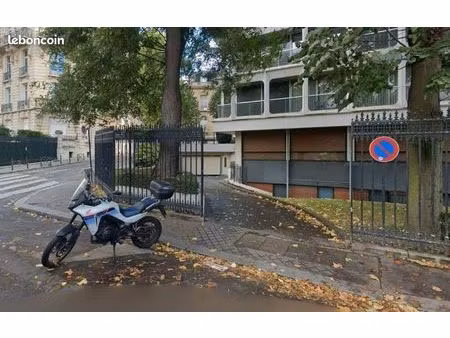 parking 16ème avenue foch suv