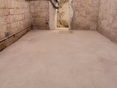 belle cave / local rénovée 14 m² – paris 8e (miromesnil) – électricité + vmc