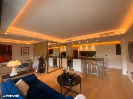 ? un appartement 4 pièces rénové  une terrasse avec aperçu mer… et cannes à deux pas
