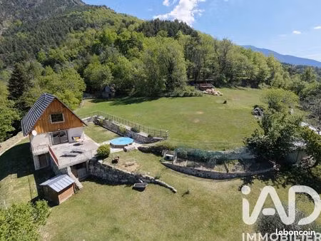 chalet 4 pièces 115 m²