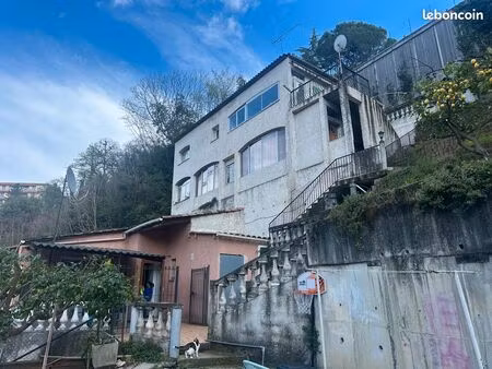 maison de 120m2 + dépendance