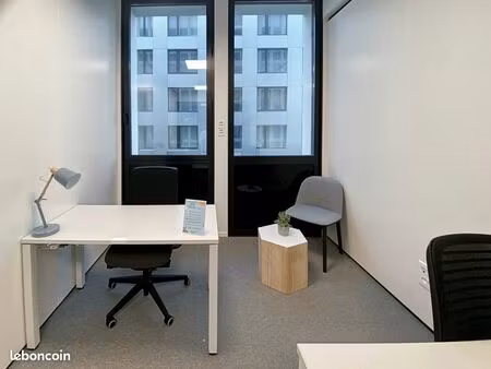 bureau privé entièrement équipé pour 2 personnes à nice  spaces grand arenas