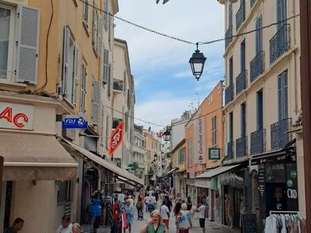 boutique plein cœur de cannes