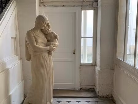 à louer – bureau de charme 10 m² – rue visconti  paris 6e. loyer 745/mois ht.hc
