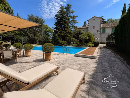 vente château 11 pièces 496.06 m² à grans (13450)  2 300 000 €
